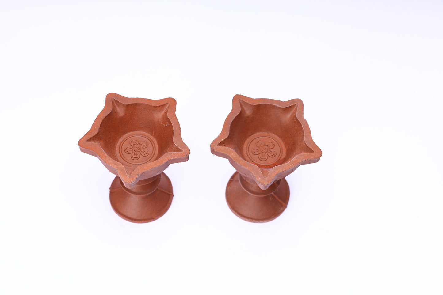 Masota - Set of 2 Standing Clay Diya – Handmade Terracotta Oil Lamp for Puja
